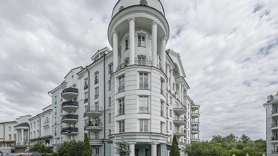 Панорамная дизайнерская квартира